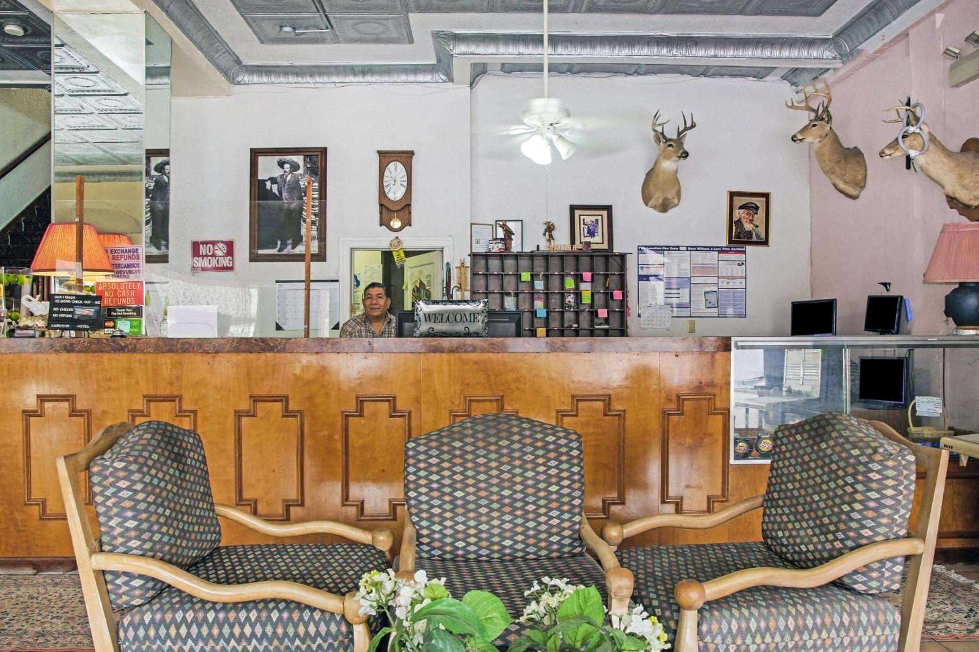 Oyo Historic Cameron Hotel Brownsville I-69E Eksteriør billede
