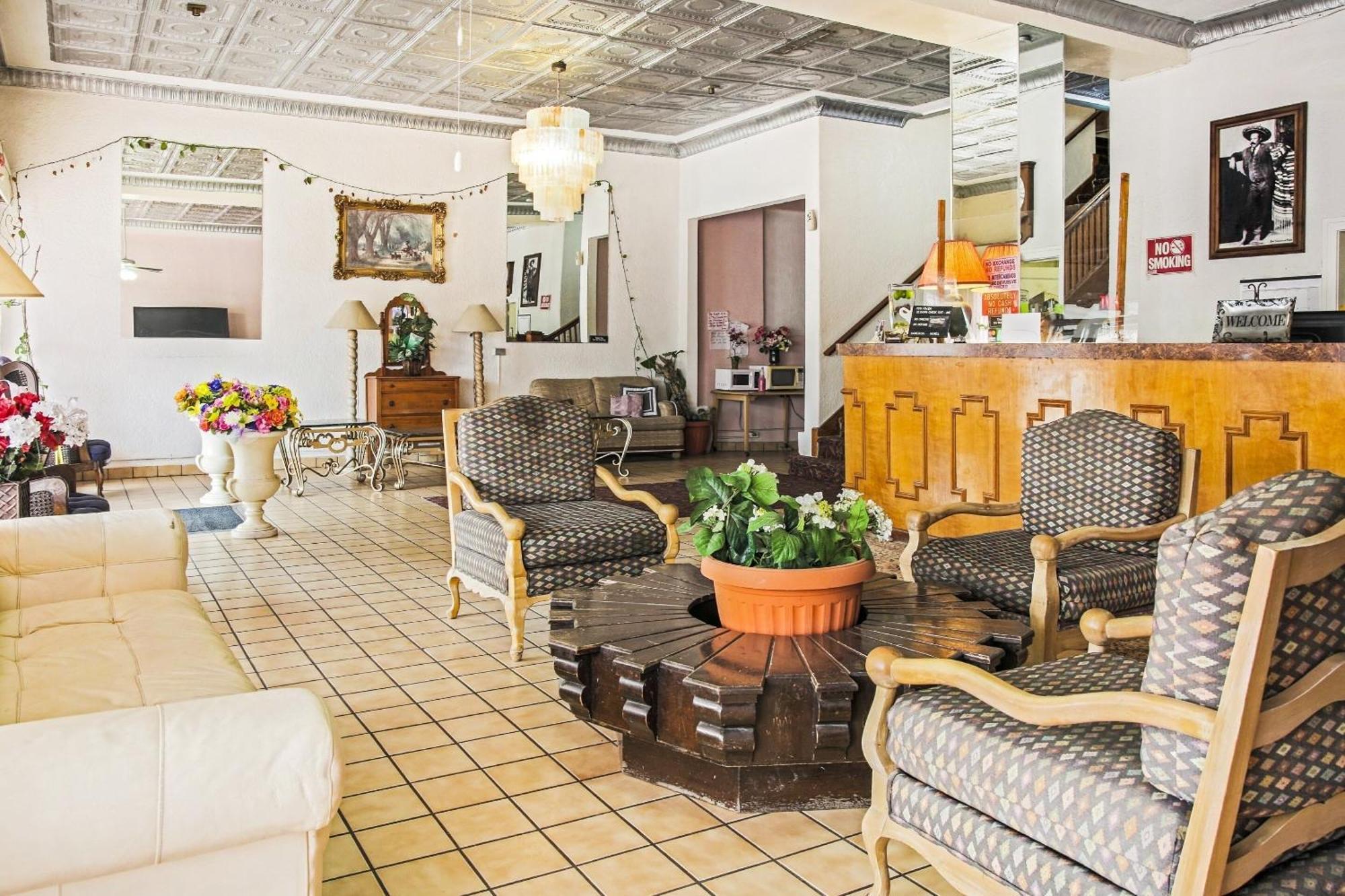 Oyo Historic Cameron Hotel Brownsville I-69E Eksteriør billede