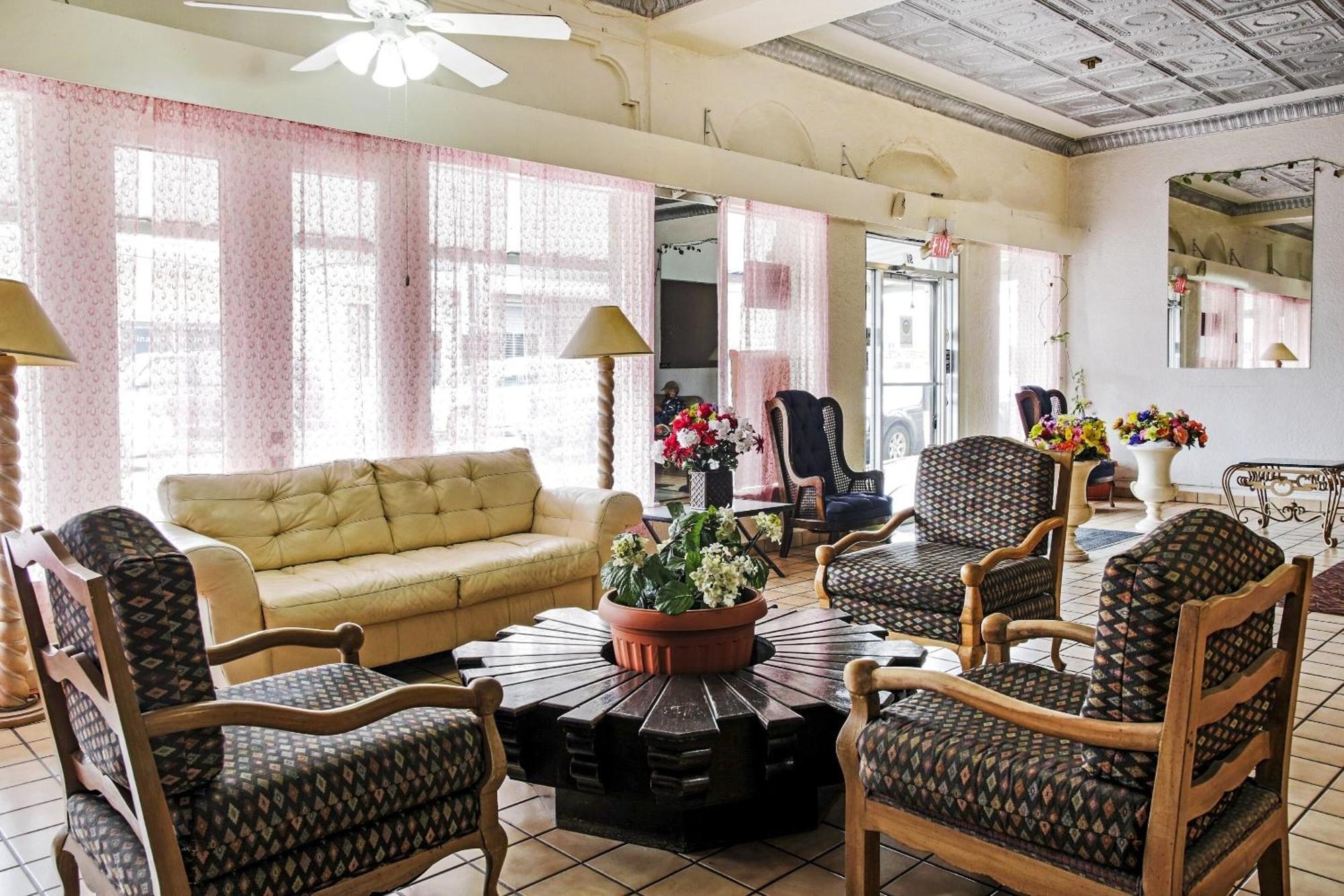 Oyo Historic Cameron Hotel Brownsville I-69E Eksteriør billede